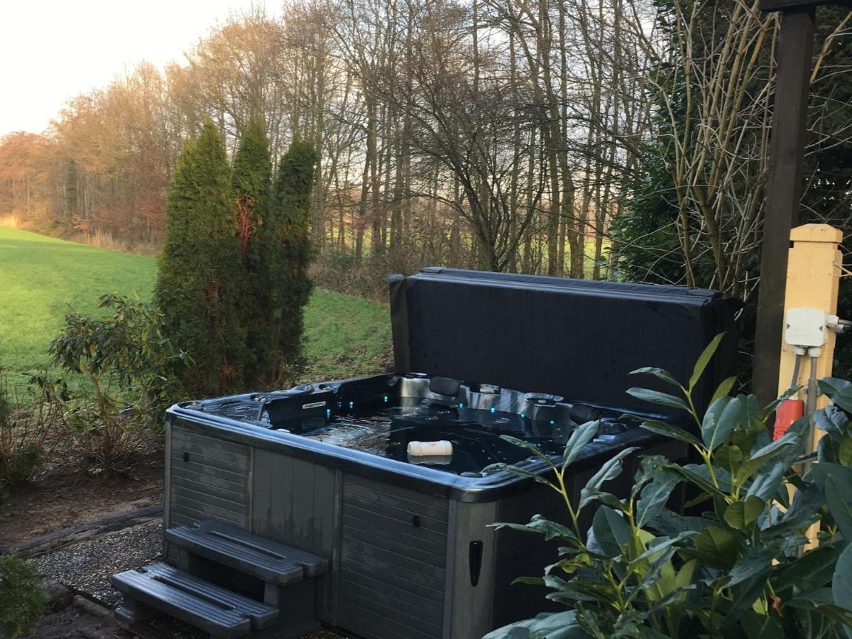 Holiday Home In Reutum Weerselo With Jacuzzi Beekdorp ภายนอก รูปภาพ